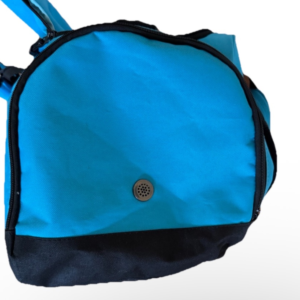 Blue Duffel Bag 19” x 11” Lightweight & Spacious Gently Used Travel/Gym Bag - Picture 7 of 11